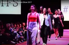 Promoción alumnas 2017 carrera de Diseño de Vestuario de E-MODA, en desfile-Temuco-Chile