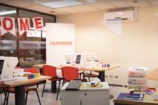 Foto registro a Showroom JANOME Chile